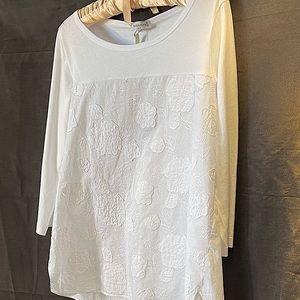 Rosso35 White 3/4 sleeve Appliqué front